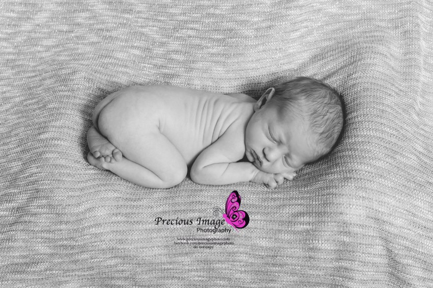 naked baby boy with butt up